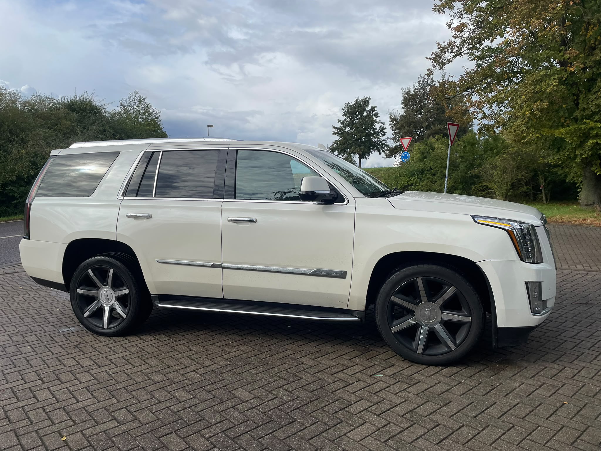 Cadillac Escalade – Bild 3